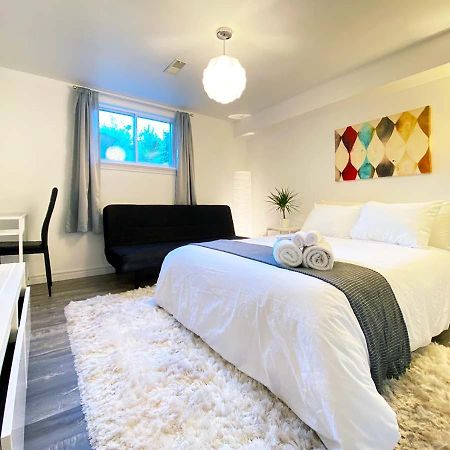 Toronto Bed & Breakfast - Free Parking Екстер'єр фото