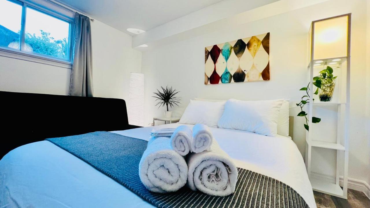 Toronto Bed & Breakfast - Free Parking Екстер'єр фото