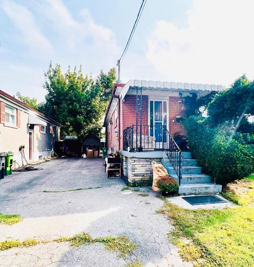 Toronto Bed & Breakfast - Free Parking Екстер'єр фото