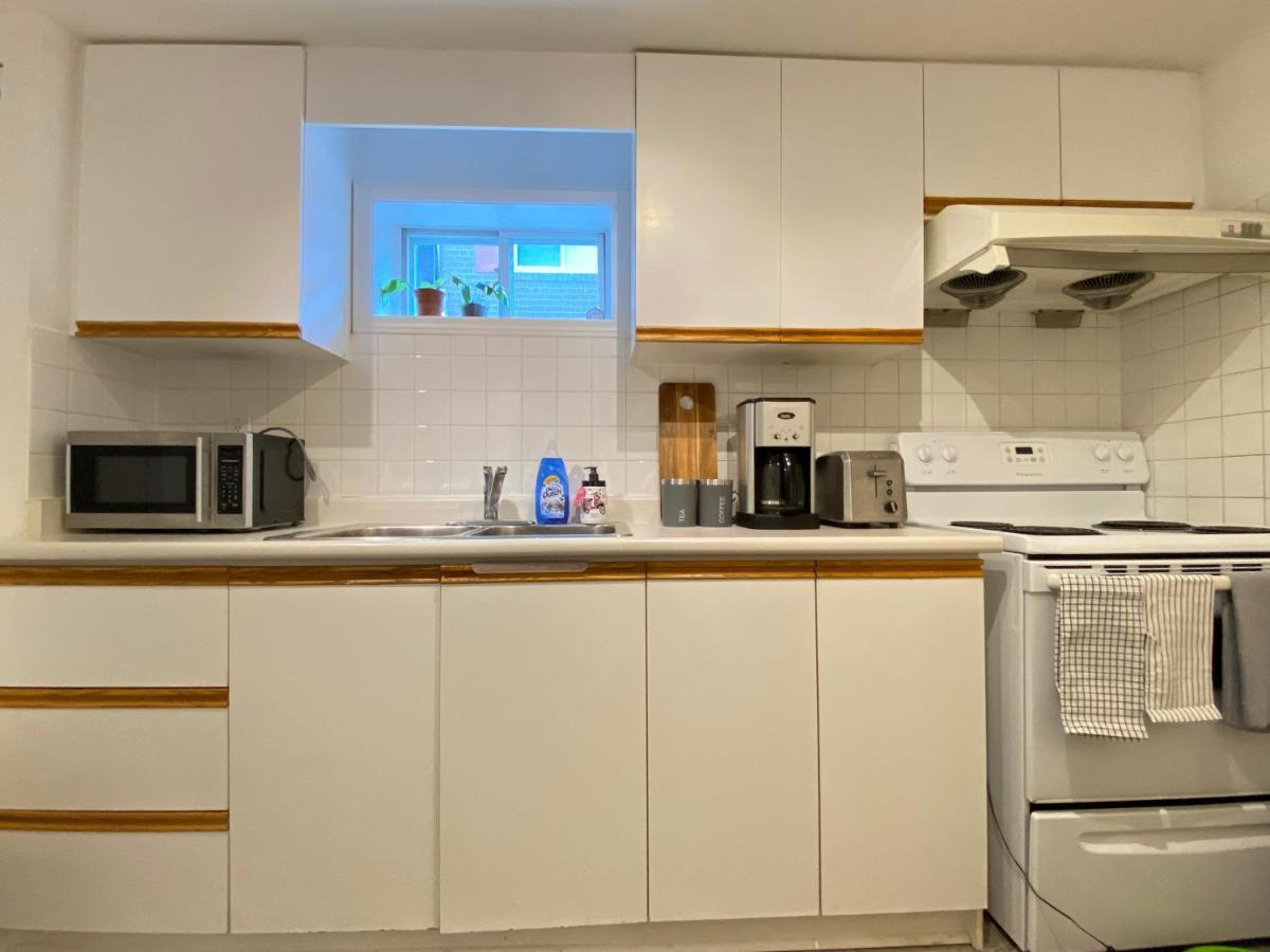 Toronto Bed & Breakfast - Free Parking Екстер'єр фото