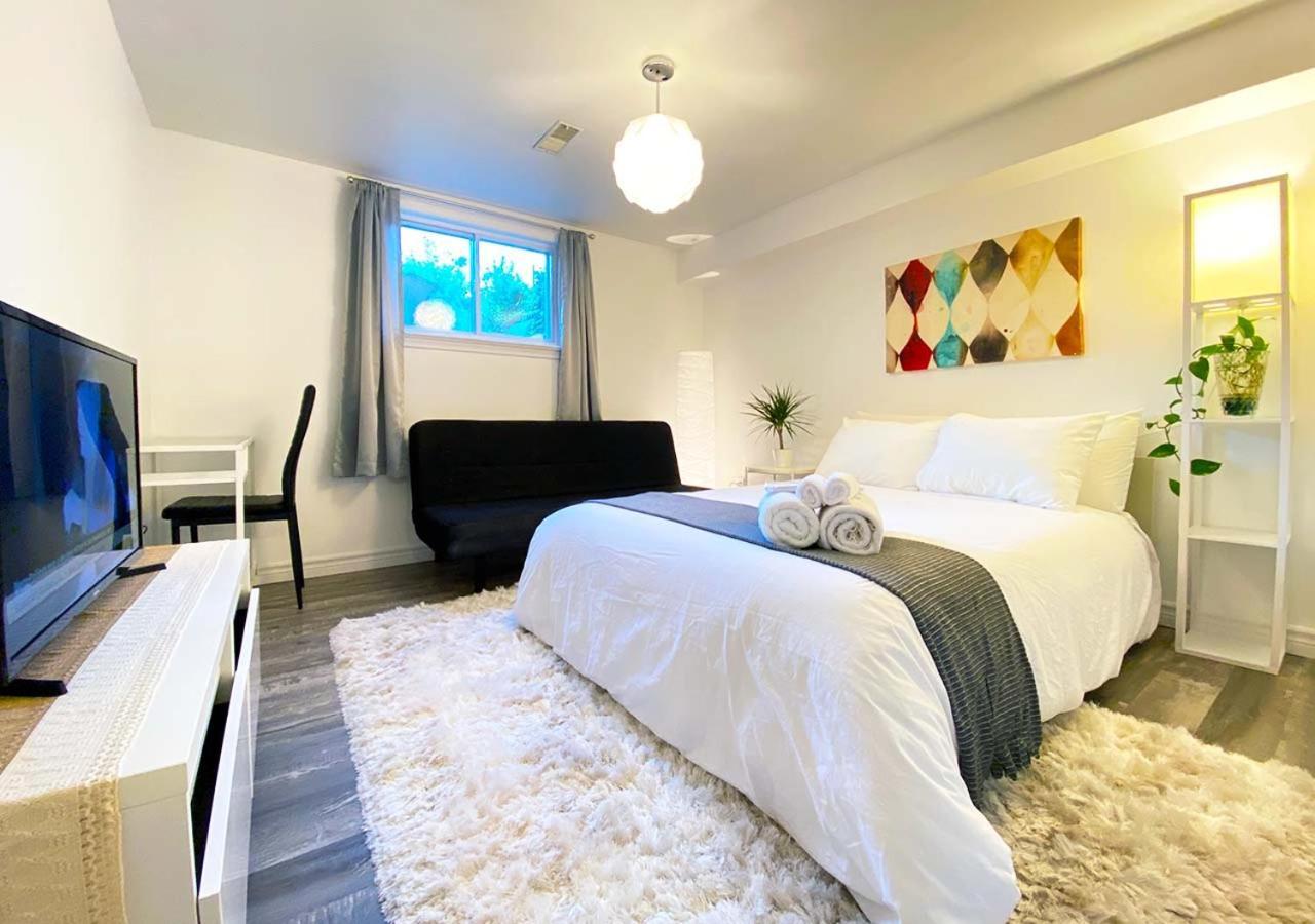 Toronto Bed & Breakfast - Free Parking Екстер'єр фото