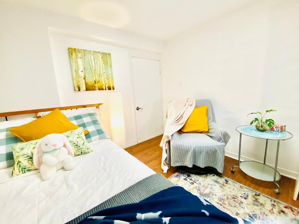Toronto Bed & Breakfast - Free Parking Екстер'єр фото