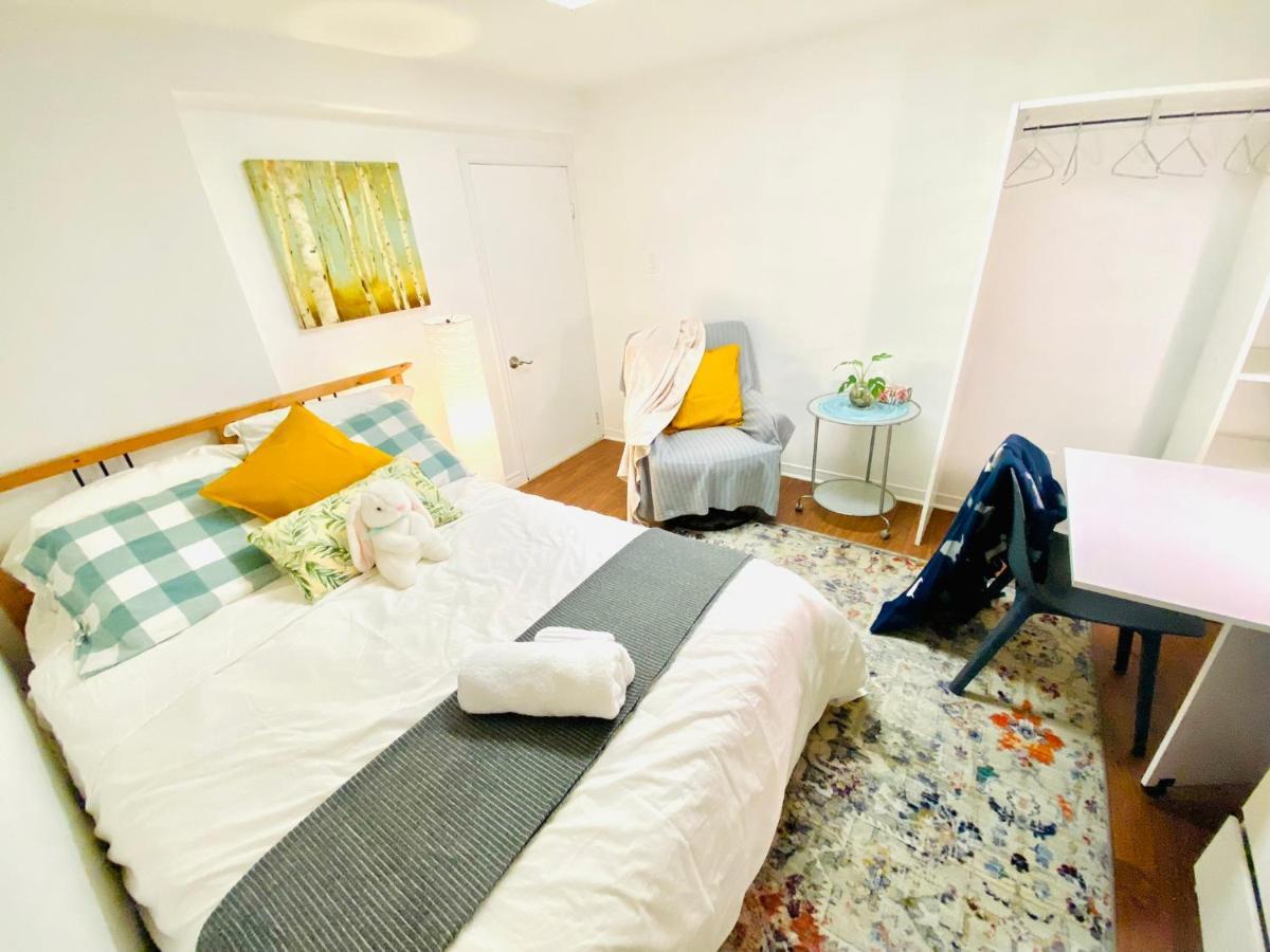 Toronto Bed & Breakfast - Free Parking Екстер'єр фото