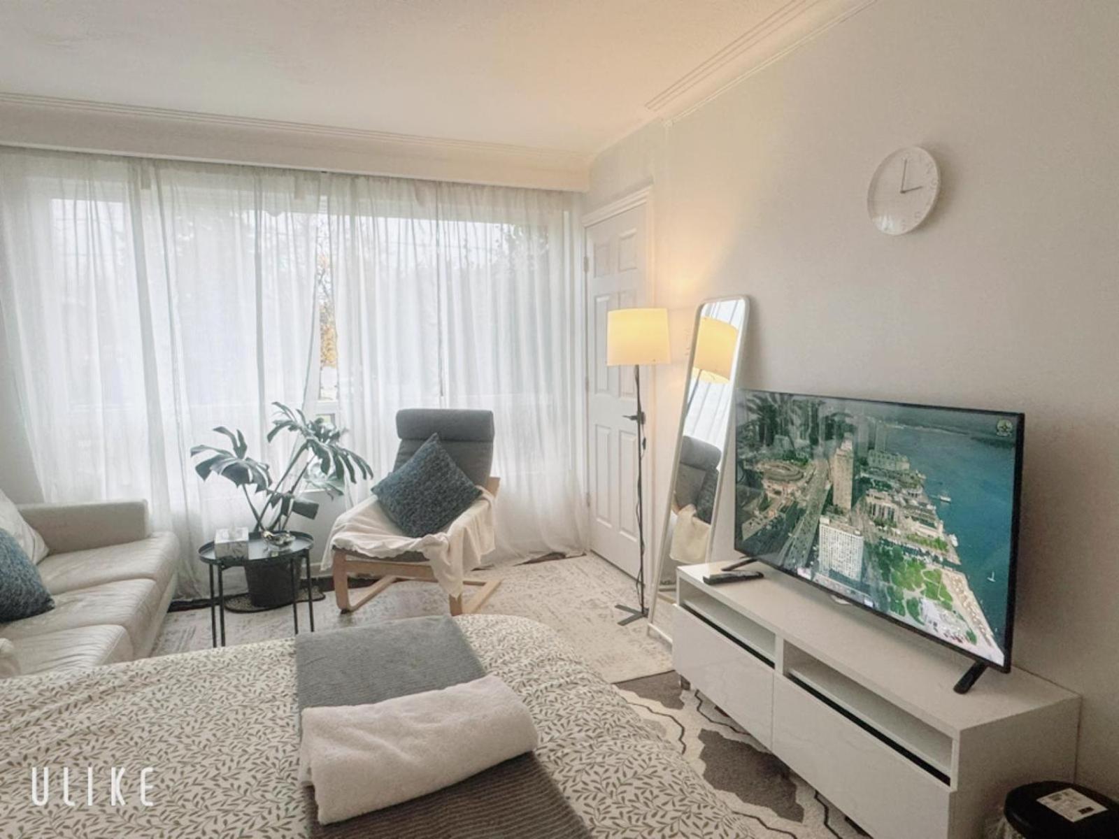 Toronto Bed & Breakfast - Free Parking Екстер'єр фото